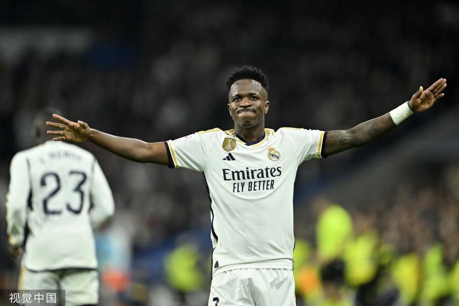 现出强大的 现出强大的