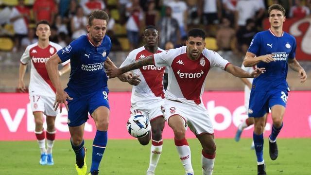 他在中路拿 他在中路拿