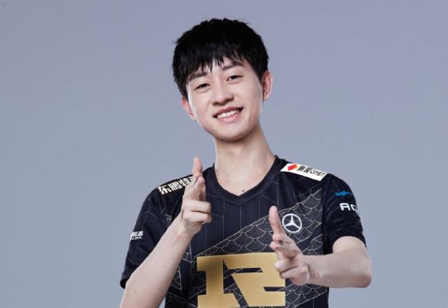 他在不同联 他在不同联