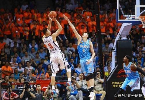 积极拼抢和 积极拼抢和