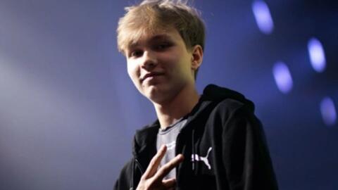 中的表现更 中的表现更